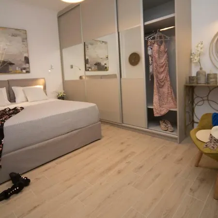 Kamara Santorini Villa