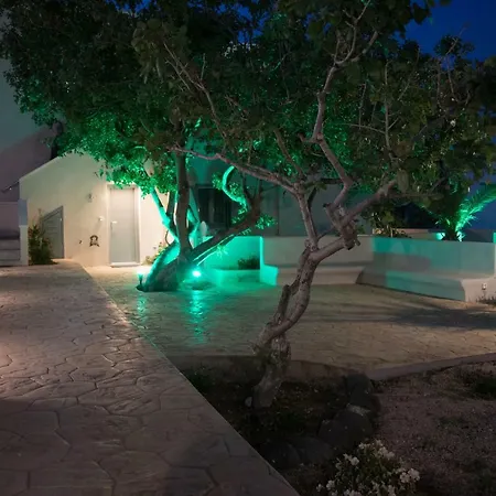 Kamara Santorini Kamári